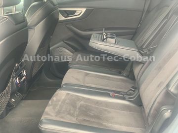 Audi Q7 - 11