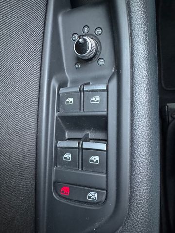 Audi A4 Avant 40 TDI quattro S line Audi A4 Avant 40 TDI quattro S line