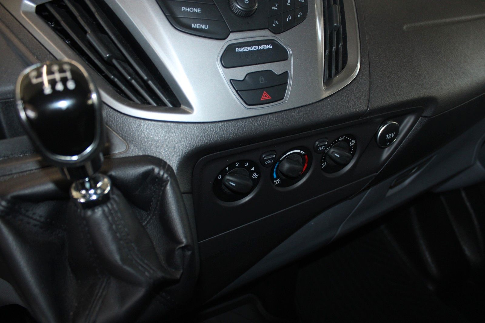 Fahrzeugabbildung Ford Transit Custom Kombi TREND 9-Si Doppelklima AHK