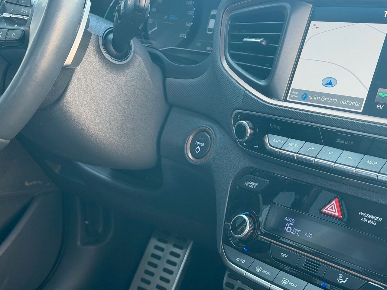 Fahrzeugabbildung Hyundai IONIQ EV Premium *Schiebedach*Totwinkel*ACC*LED*