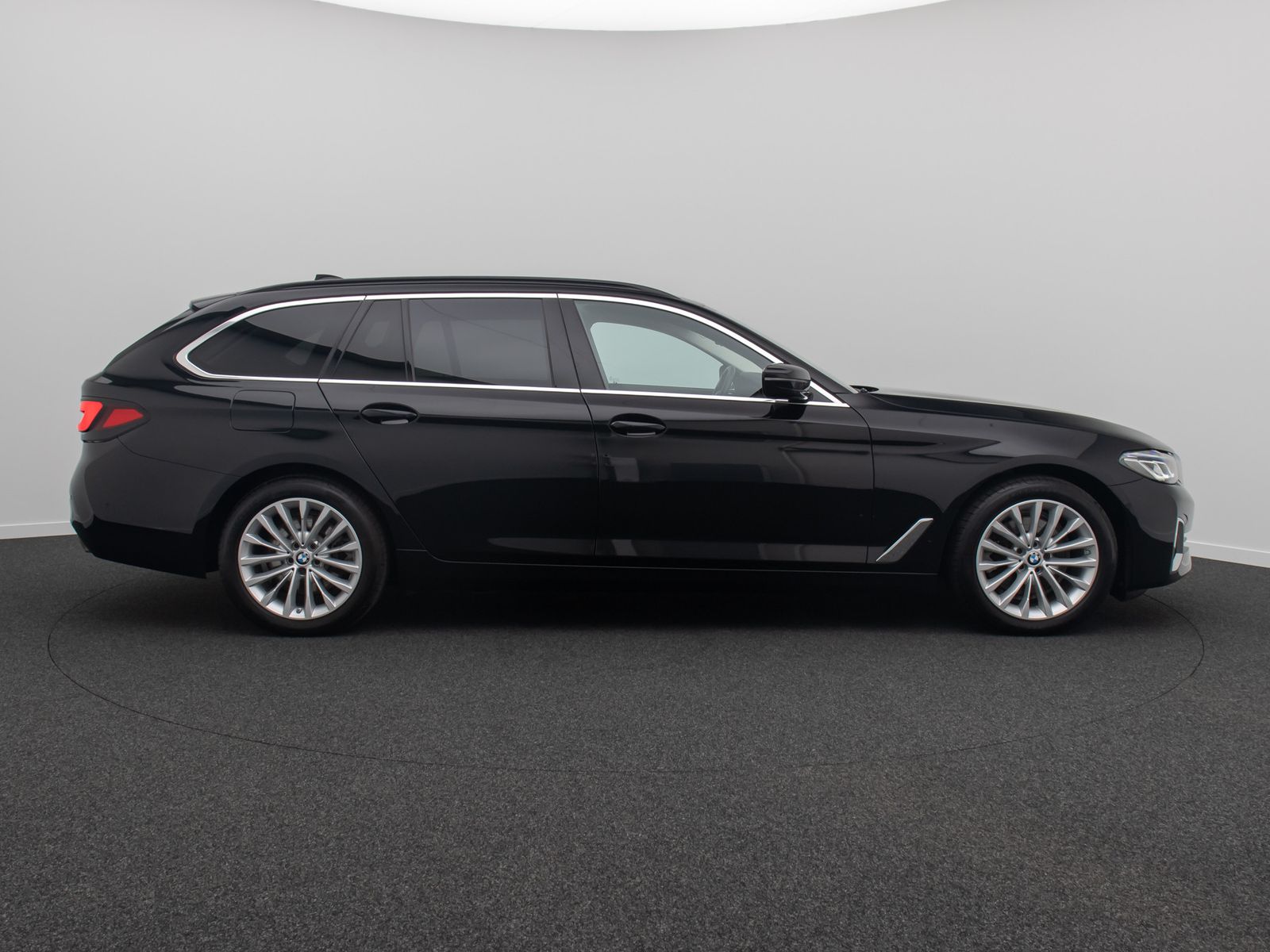 Fahrzeugabbildung BMW 520d xD Luxury Line DAB HUD Kamera Laser Komfort