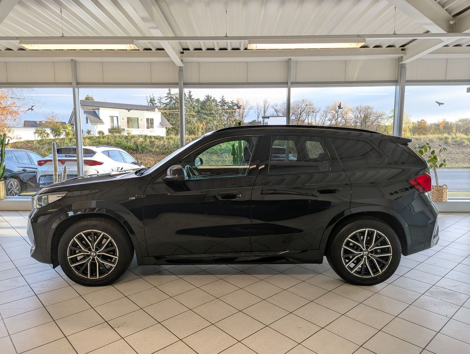 Fahrzeugabbildung BMW X1 23 i M-Sport Innovat.-Comfort-Paket Pano AHK