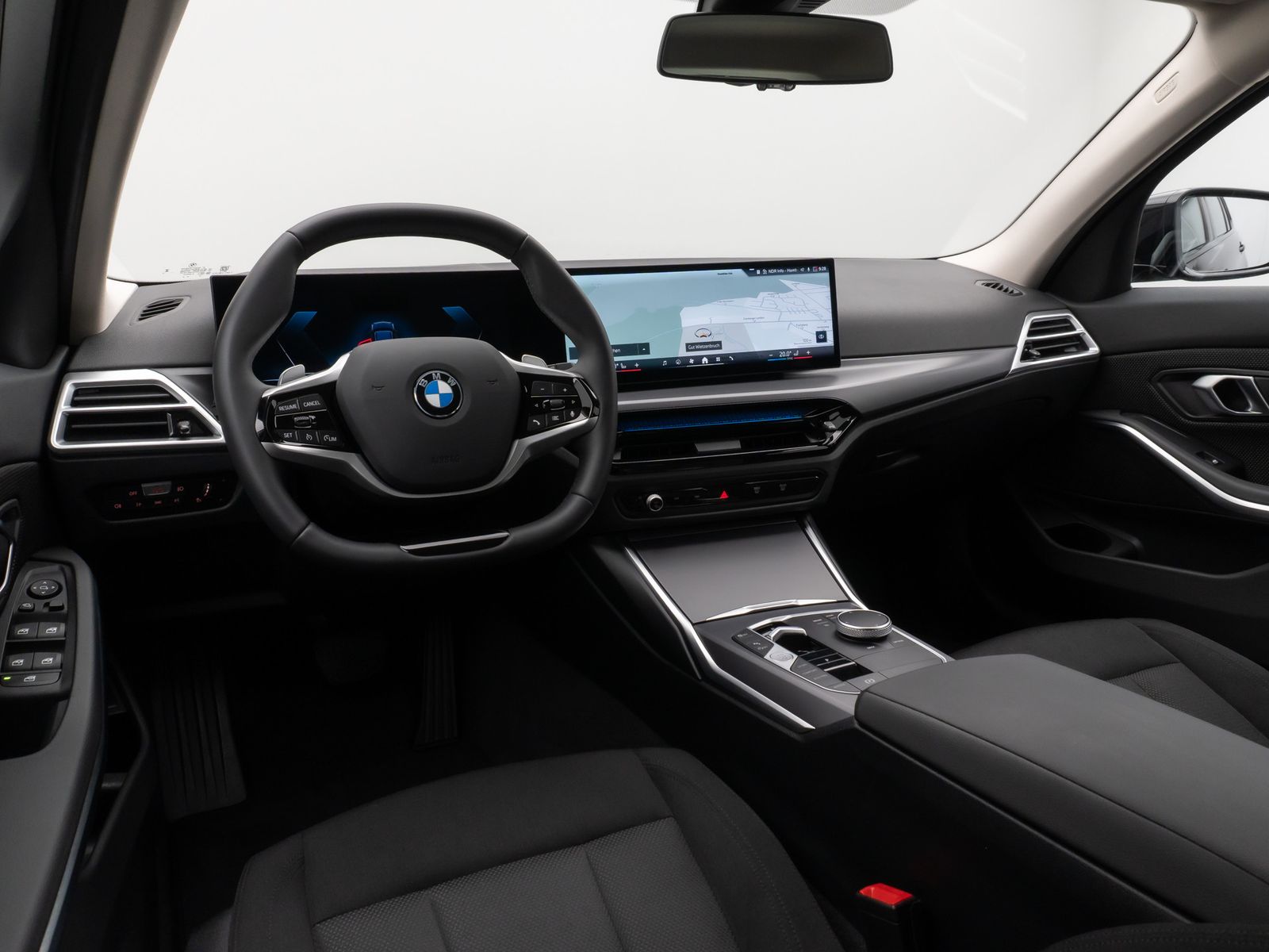Fahrzeugabbildung BMW 318i Kamera DAB CockPit+ Alarm Geschwindigkeitsr