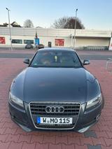 Audi Coupé - graue Audi Coupé