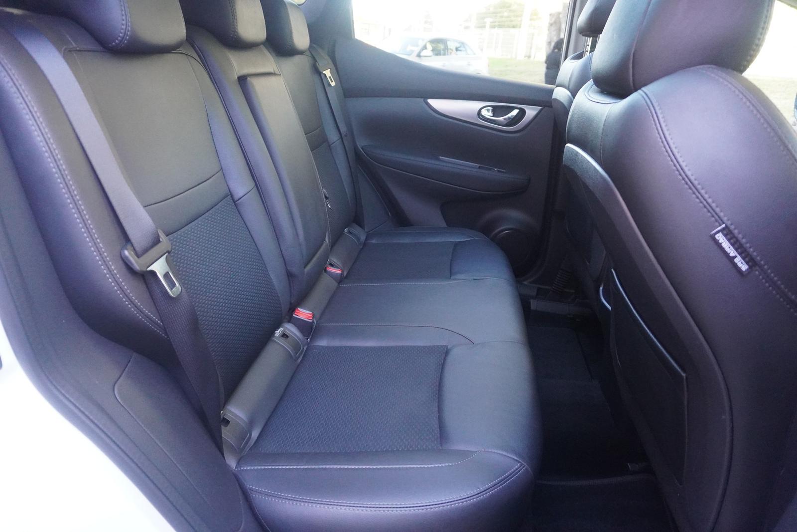 Nissan Qashqai 1.3 Tekna LED Navi Panorama 360° AHK