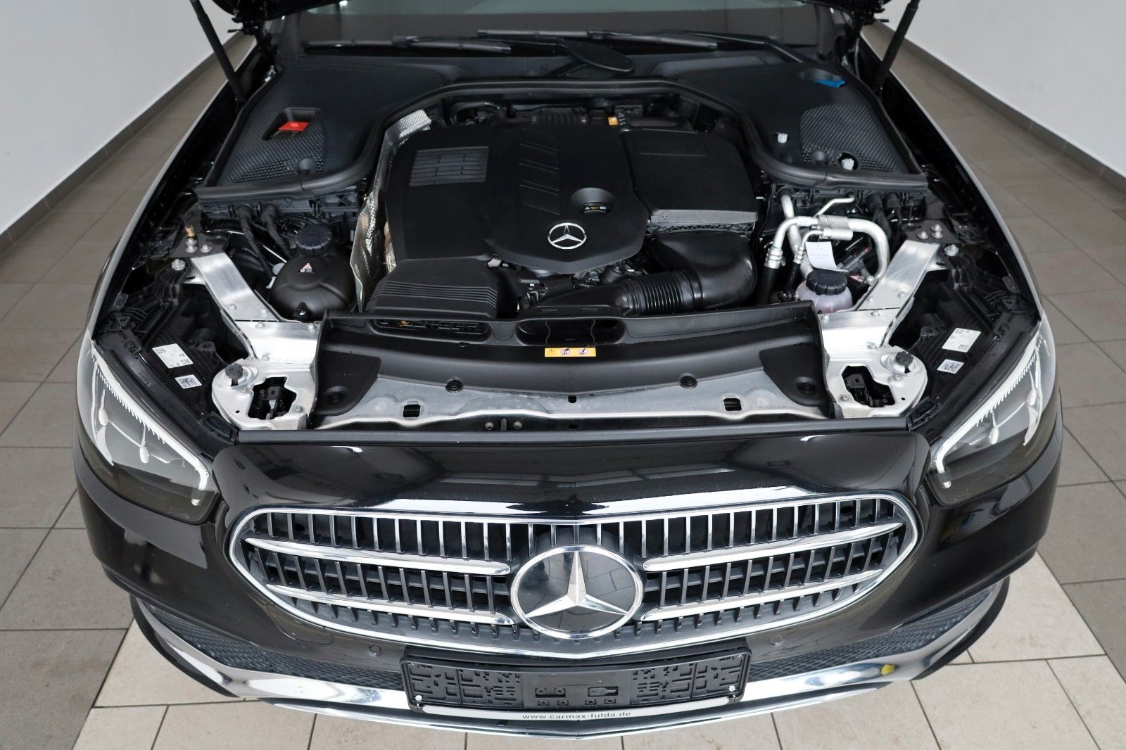 Fahrzeugabbildung Mercedes-Benz E 300 d 4M Avantgarde,Kamera,Navi,LED,SH,AHK+WR