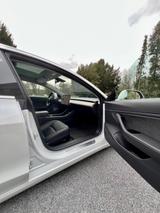 Tesla Model 3 Allradantrieb mit Dualmotor Long Ran... - Tesla Model 3 in Solingen