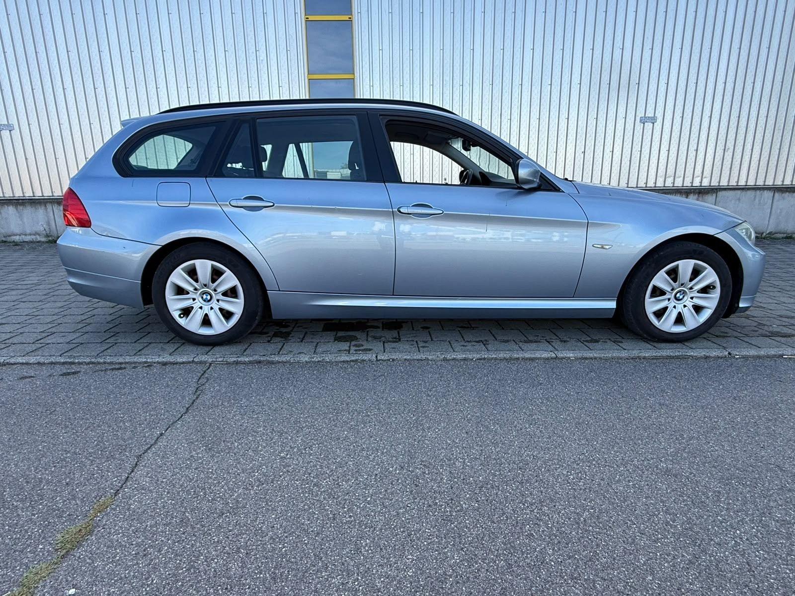 BMW 318 2012 — photo 6