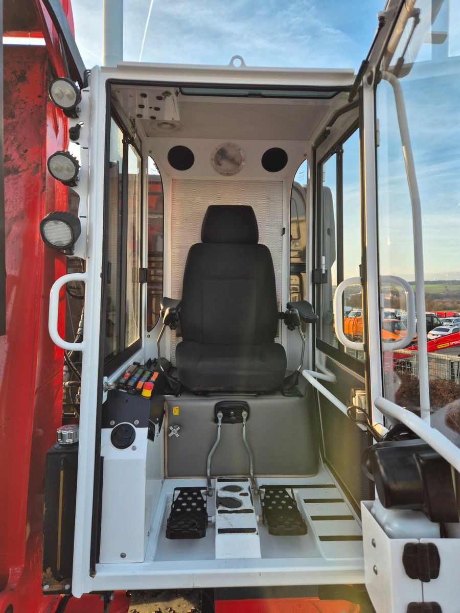 Fahrzeugabbildung Mercedes-Benz Arocs 3351 LS 6x6 Palfinger S260Z96 Y Crane