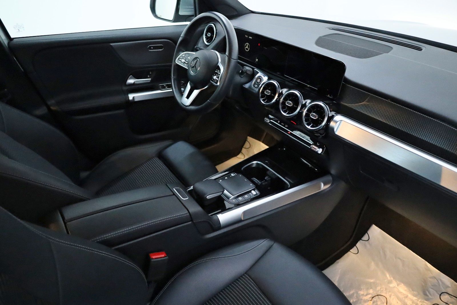 Fahrzeugabbildung Mercedes-Benz GLB 200d Progressive T.Leder,Navi,Kamera,ParkPak