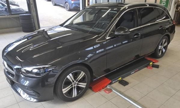 Fahrzeugabbildung Mercedes-Benz C 220 T d Avantgarde 9G-Tronic W206 MBUX ACC DIG