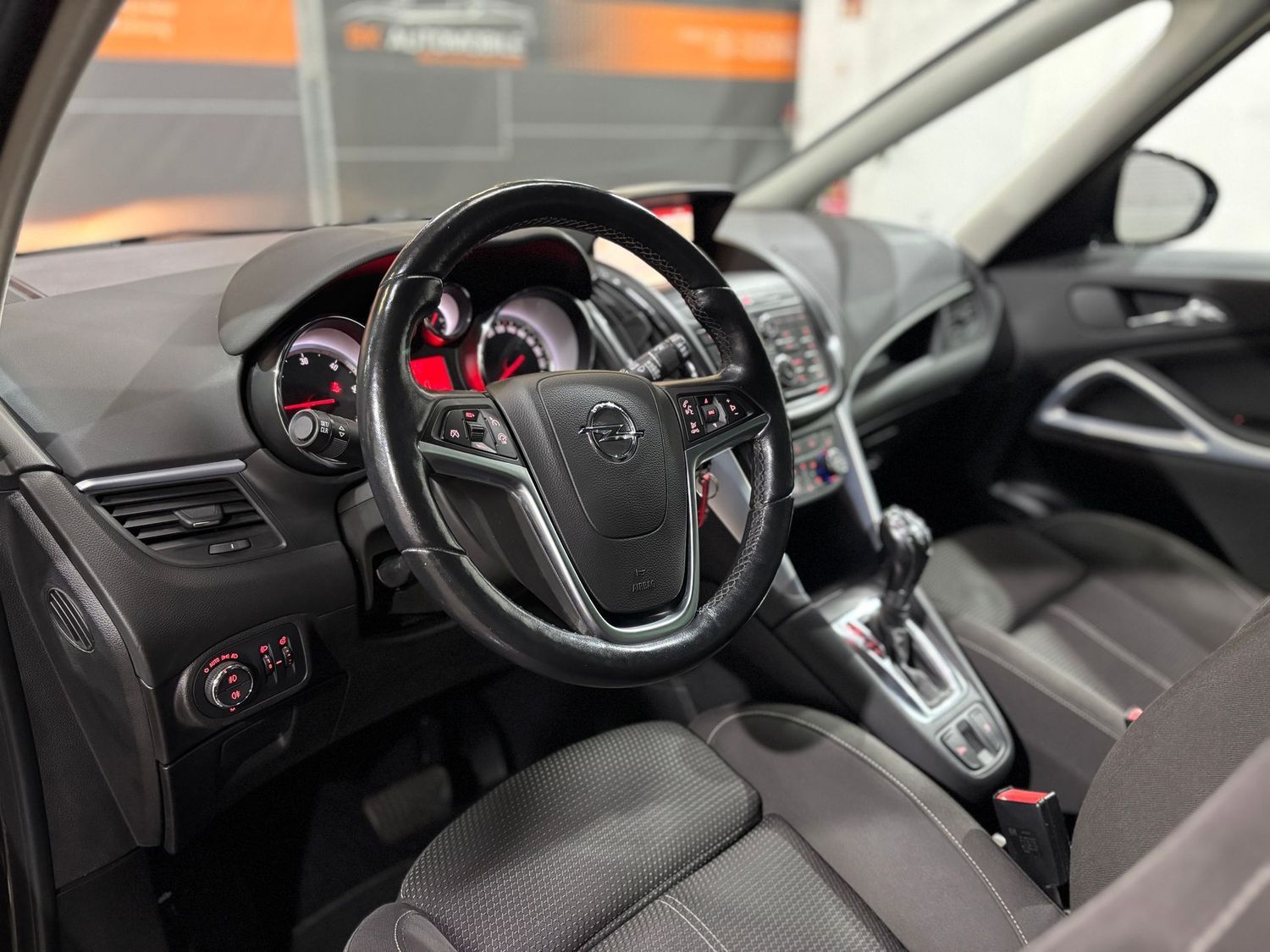 Fahrzeugabbildung Opel Zafira 2.0 CDTI Tourer Kamera#Navi#Tempomat#7-Si
