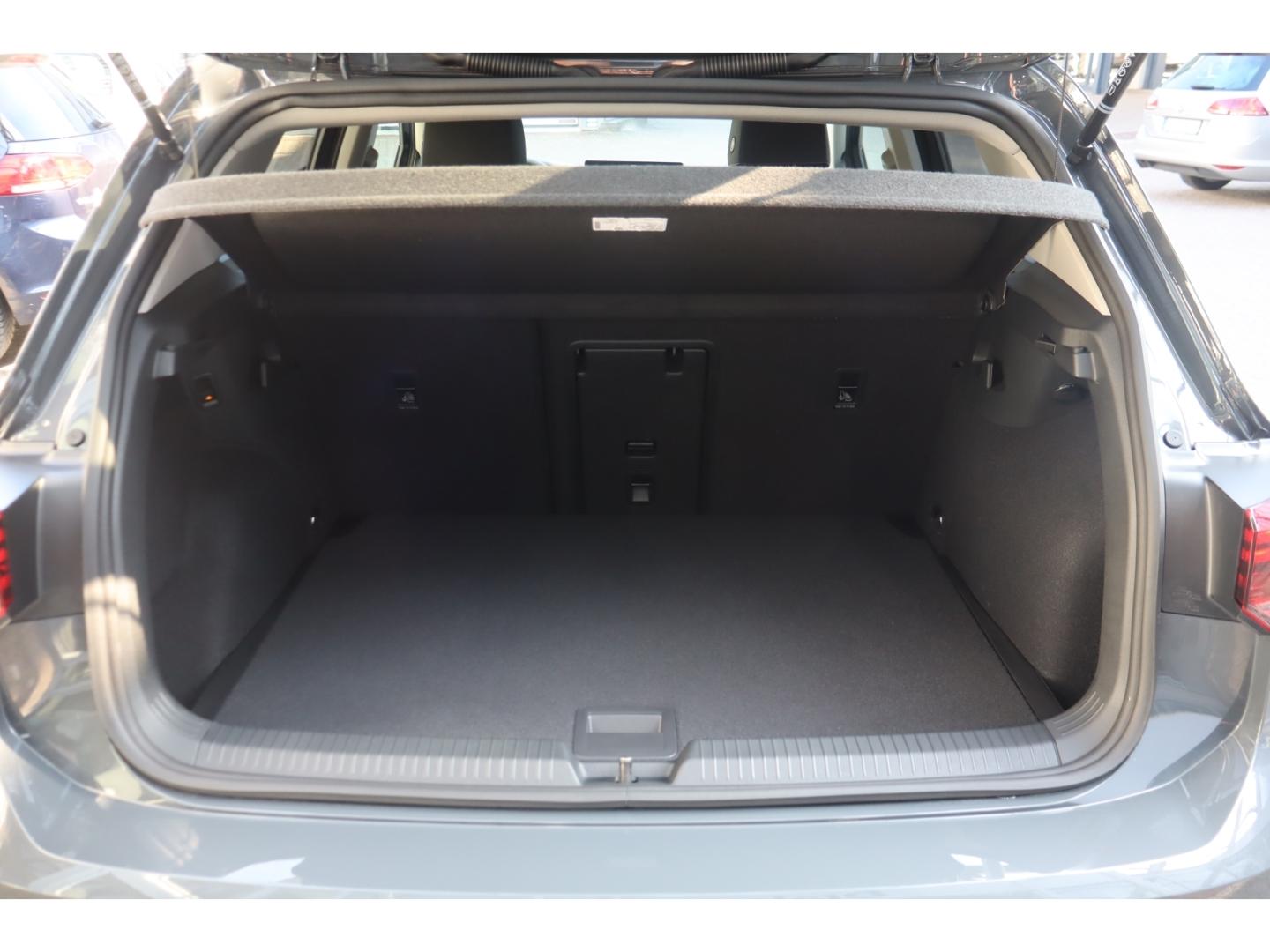 Volkswagen Golf VIII 1.5 eTSI DSG AHK Winterpaket RFK Side, миниатюра 15