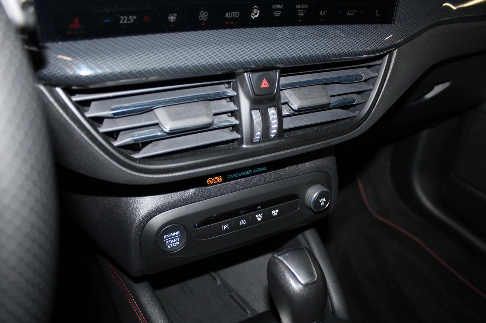 Fahrzeugabbildung Ford Focus ST-Line X Aut. LED AHK  ACC HUD WinterPak.