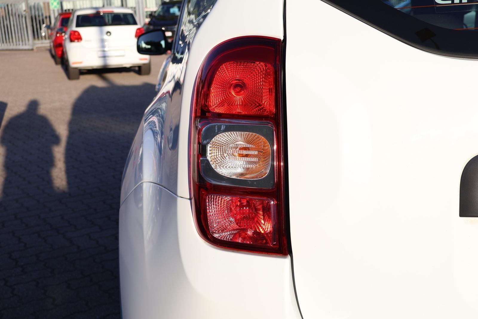 Dacia Duster II 1.6 SCe Navi Tempomat Sitzheizung DAB