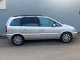 Opel Zafira 2.2 Diesel Mit TUV - Opel Zafira aus 2005 mit Diesel-Antrieb