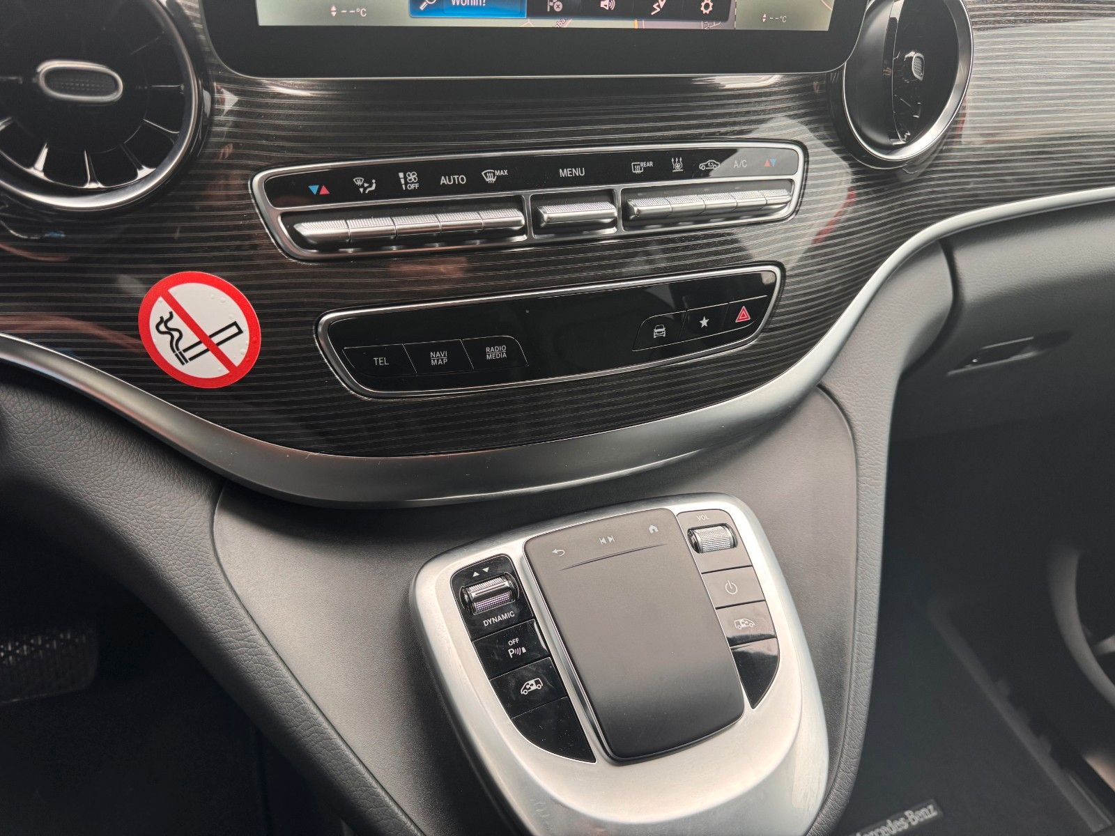 Fahrzeugabbildung Mercedes-Benz EQV 300 AVANTGARDE 360Kamera DISTRONIC Leder