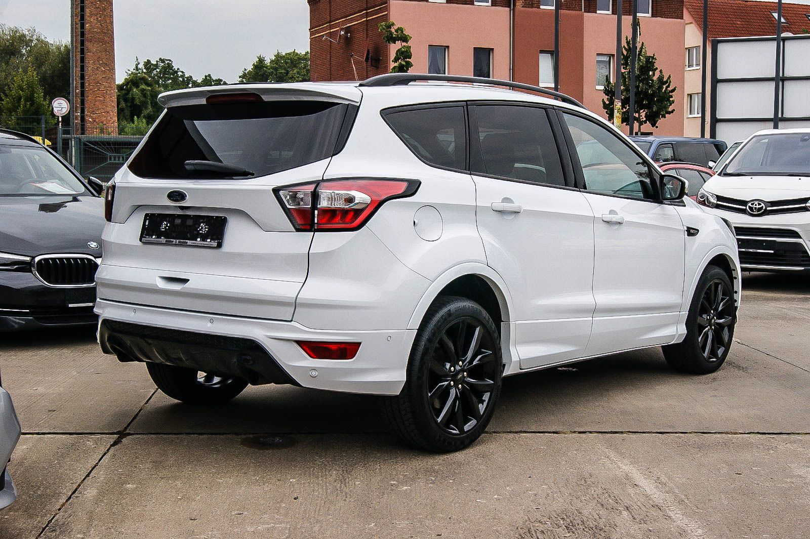 Fahrzeugabbildung Ford Kuga 15 EcoBoost 4x4 Auto ST-Line 1.HAND