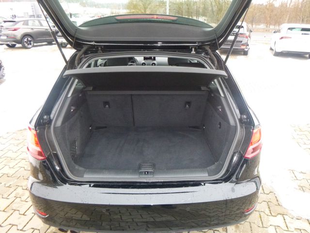 Fahrzeugabbildung Audi A3 Sportback 35 TFSI >AUT/NAV/Sitzheiz/Einparkh<