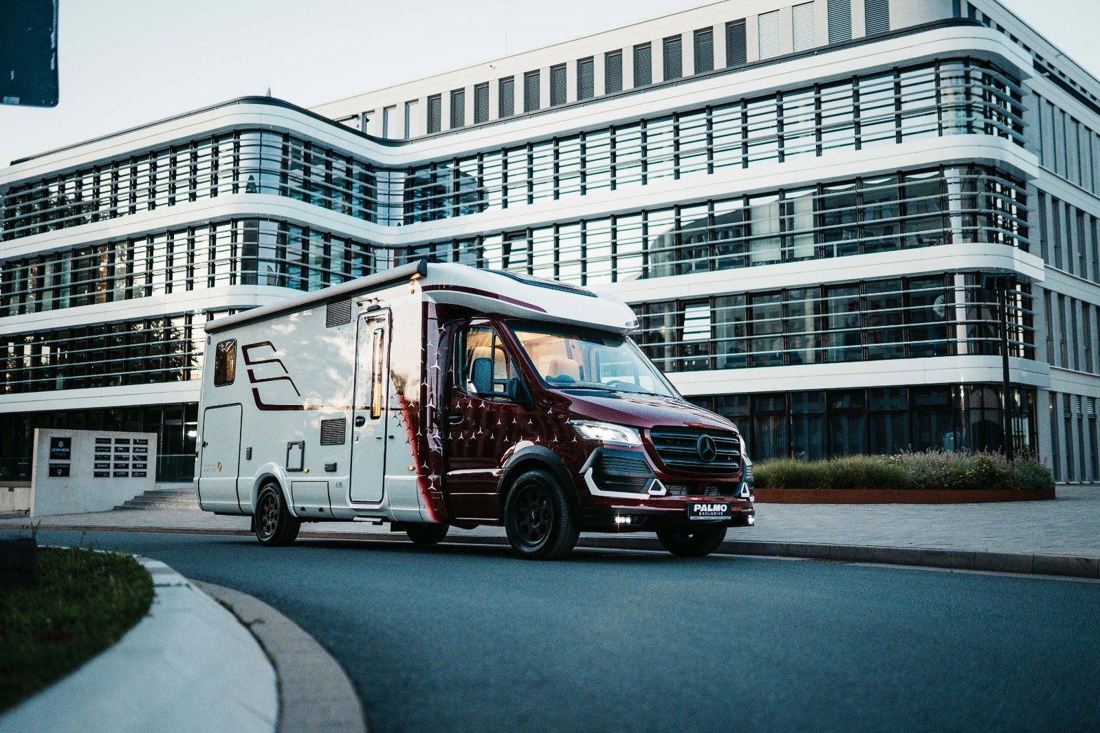 Fahrzeugabbildung HYMER / ERIBA / HYMERCAR B - KLASSE BML - T 780 X DESERT YACHTS® #1OFF