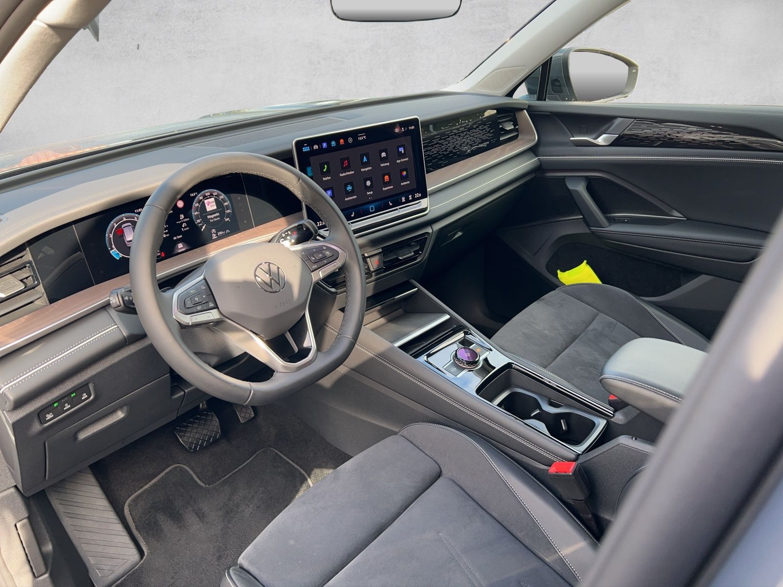 Tayron Elegance 1.5 eTSI DSG AHK*Navi*ACC*