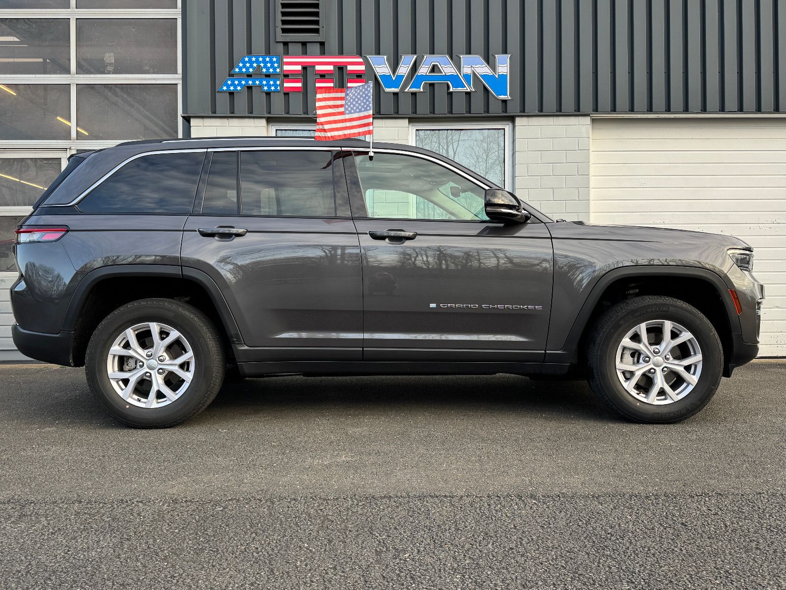 Fahrzeugabbildung Jeep Grand Cherokee Limited LPG Panorama Leder