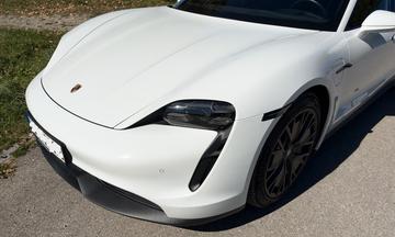 صورة 2 لـ 2020 Porsche TAYCAN