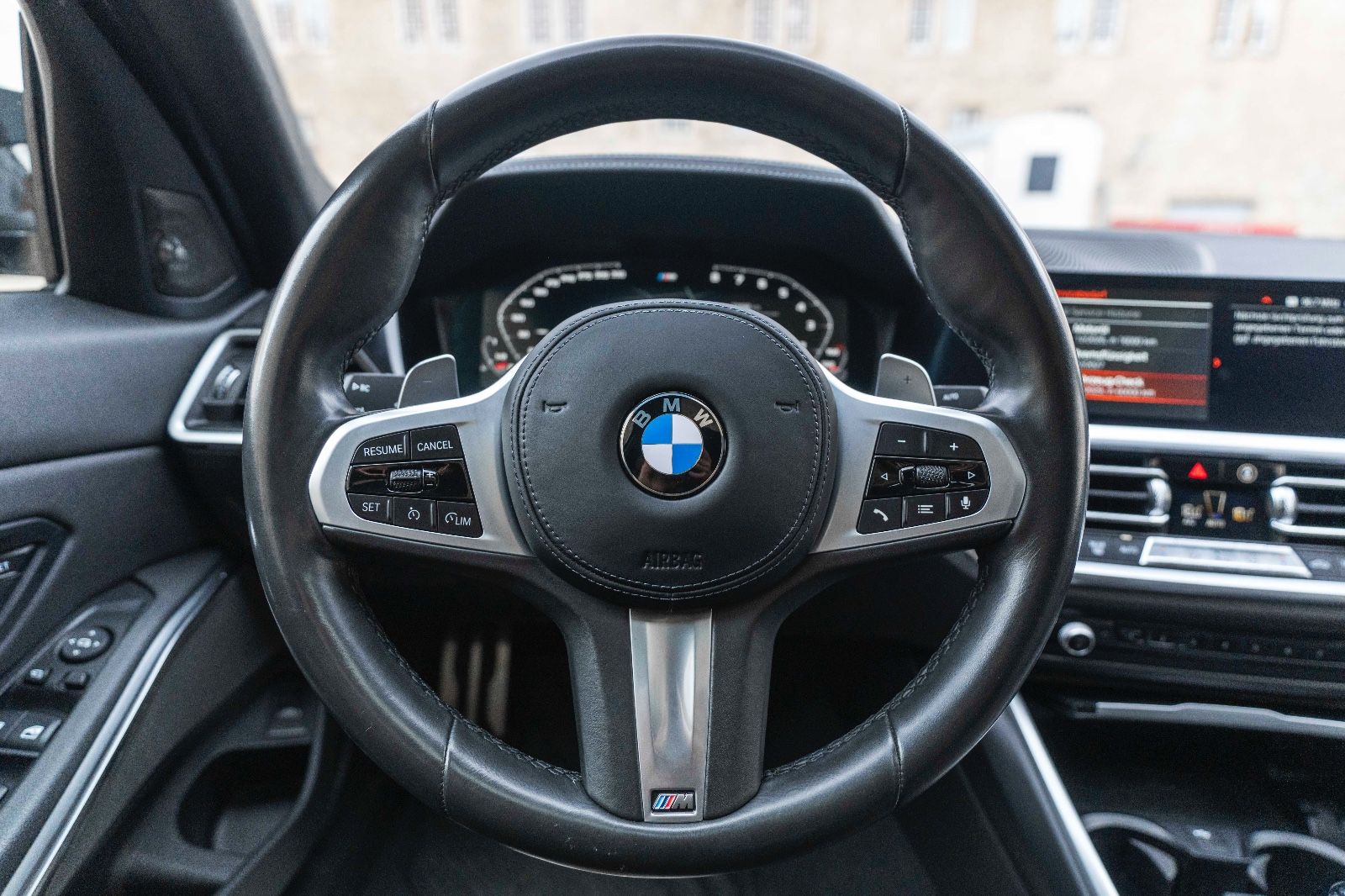 Fahrzeugabbildung BMW 330IX M-Sporpaket LED H&K TOTW CARPLAY KAM
