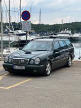 Mercedes-Benz E 300 TDT AVANTGARDE - Mercedes-Benz E 300: 300td