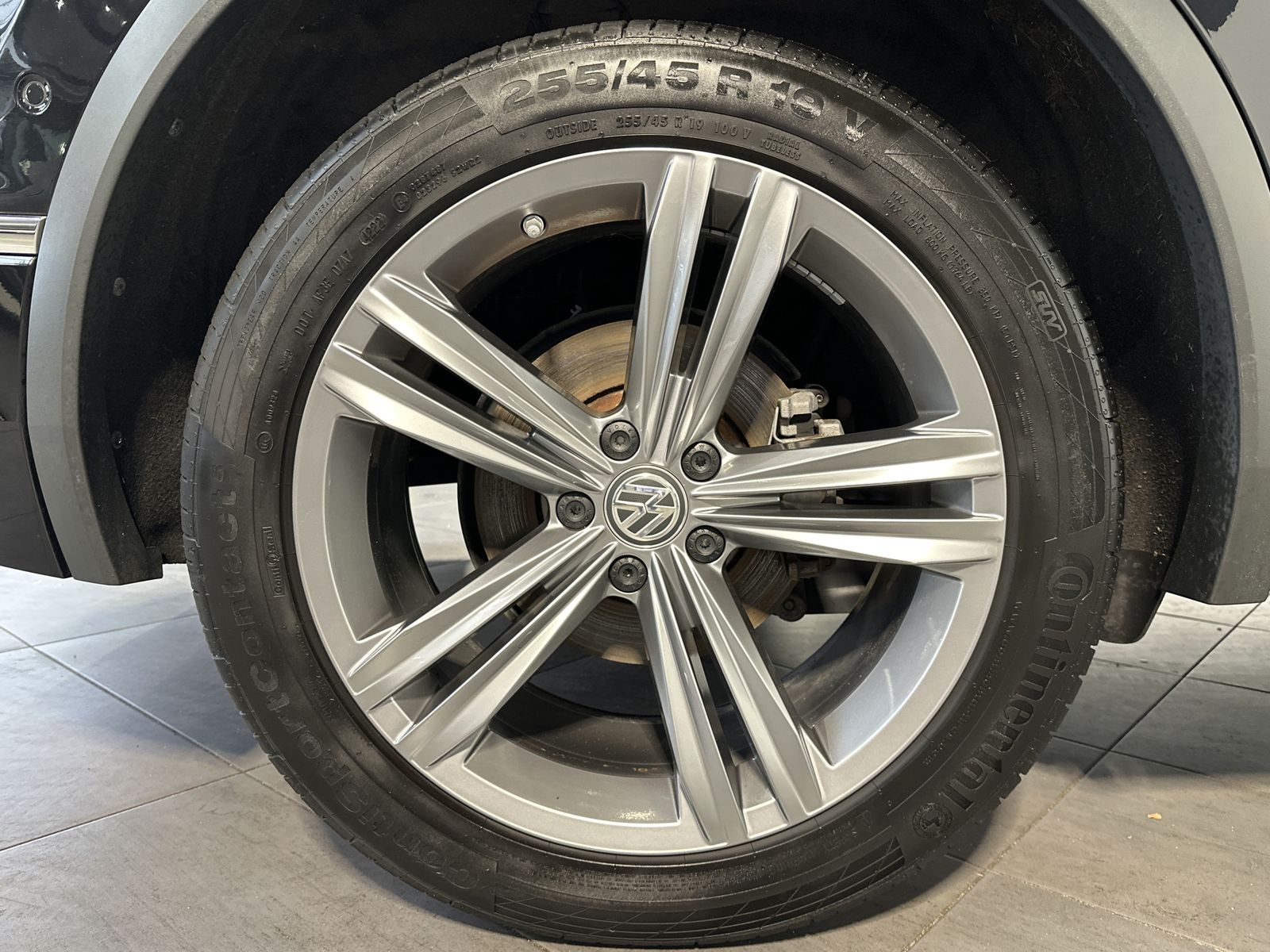 Fahrzeugabbildung Volkswagen Tiguan Allspace 2.0 TDI 4M R-Line NAV+LED+PANO