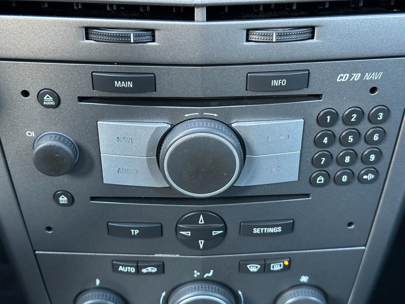 Opel Astra 2006 — photo 16