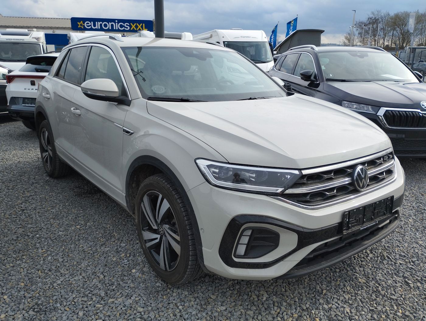Fahrzeugabbildung Volkswagen T-Roc 1.5 TSI R-Line NEU43T DSG ACC Kamera LED