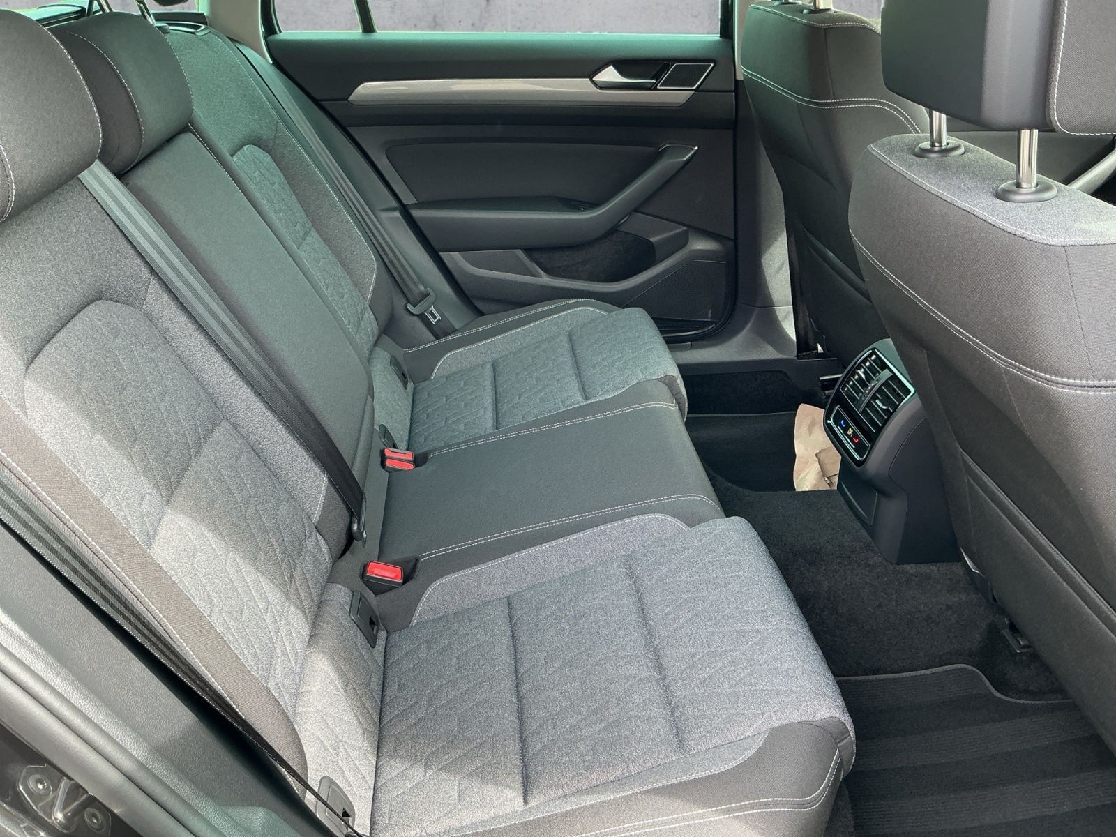 Volkswagen Passat Variant - Bild 16