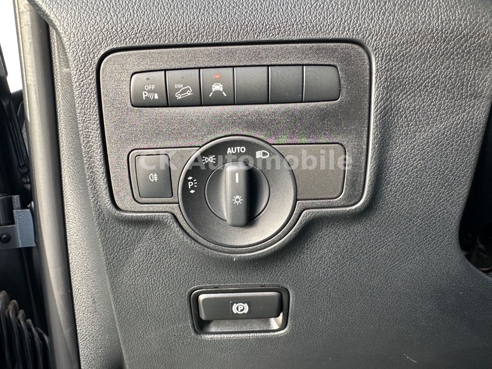 Fahrzeugabbildung Mercedes-Benz Vito 124 Mixto 4x4 lang/5Sitze/Navi/LED/Kam./AHK