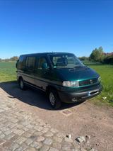 Volkswagen T4 Caravelle 2,5-l-Otto syncro  - Volkswagen T4 Caravelle: Grün
