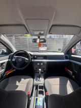 Opel Vectra 2.2 DIRECT Edition Plus MT-6 Edition Plus - Opel Vectra mit Benzin-Antrieb: Limousine, Automatik, 2.2