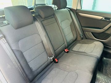 Volkswagen Passat Variant - 12
