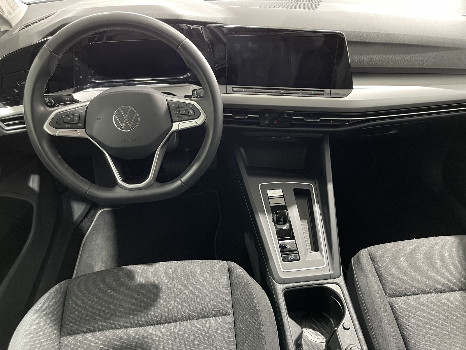 Fahrzeugabbildung Volkswagen Golf Life 2.0 TDI*LED*Navi*Cam*ACC*