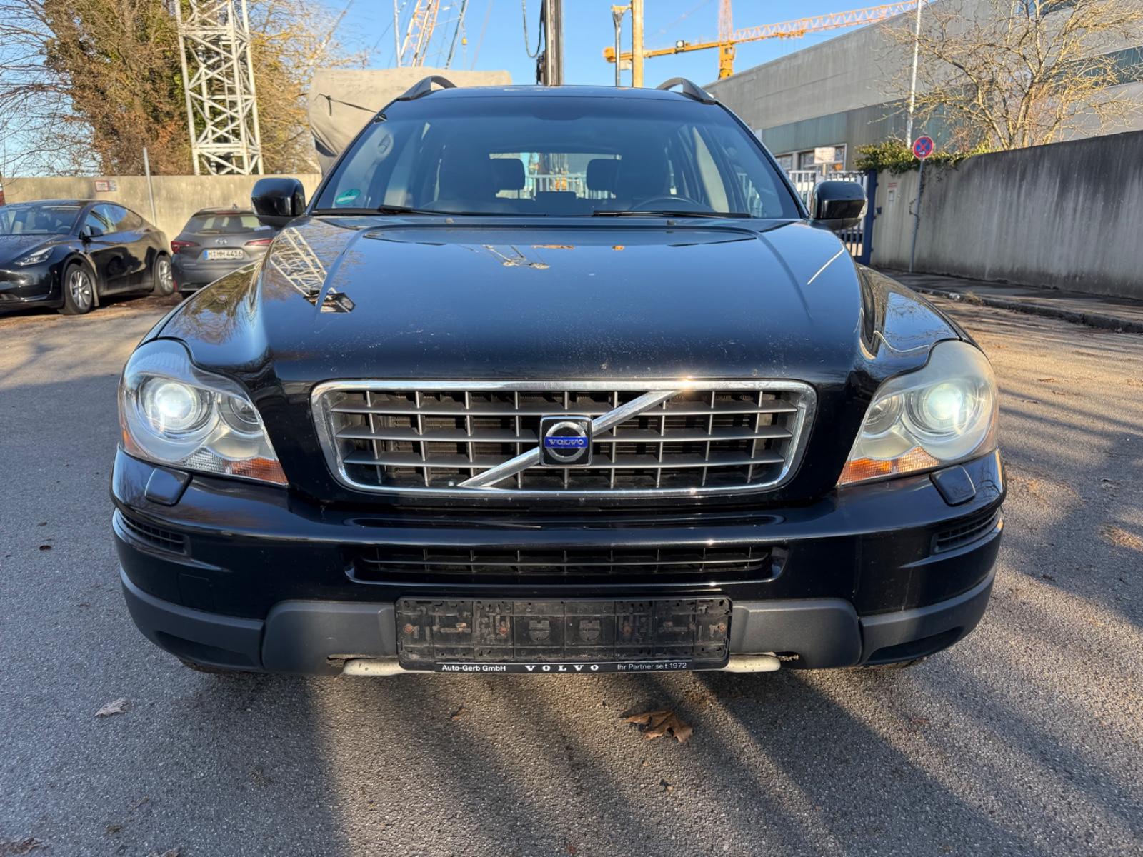 Volvo XC 90 XC90 D5 Momentum 7 Sitzer Bi-Xenon