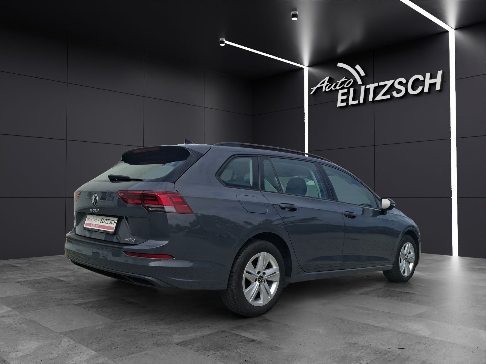 Fahrzeugabbildung Volkswagen Golf VIII Variant eTSI Life DSG LED+ Navi STHZ A