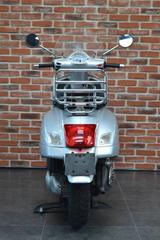 Piaggio GTS 125 + Gepäckträger + Windschild - PIAGGIO 125