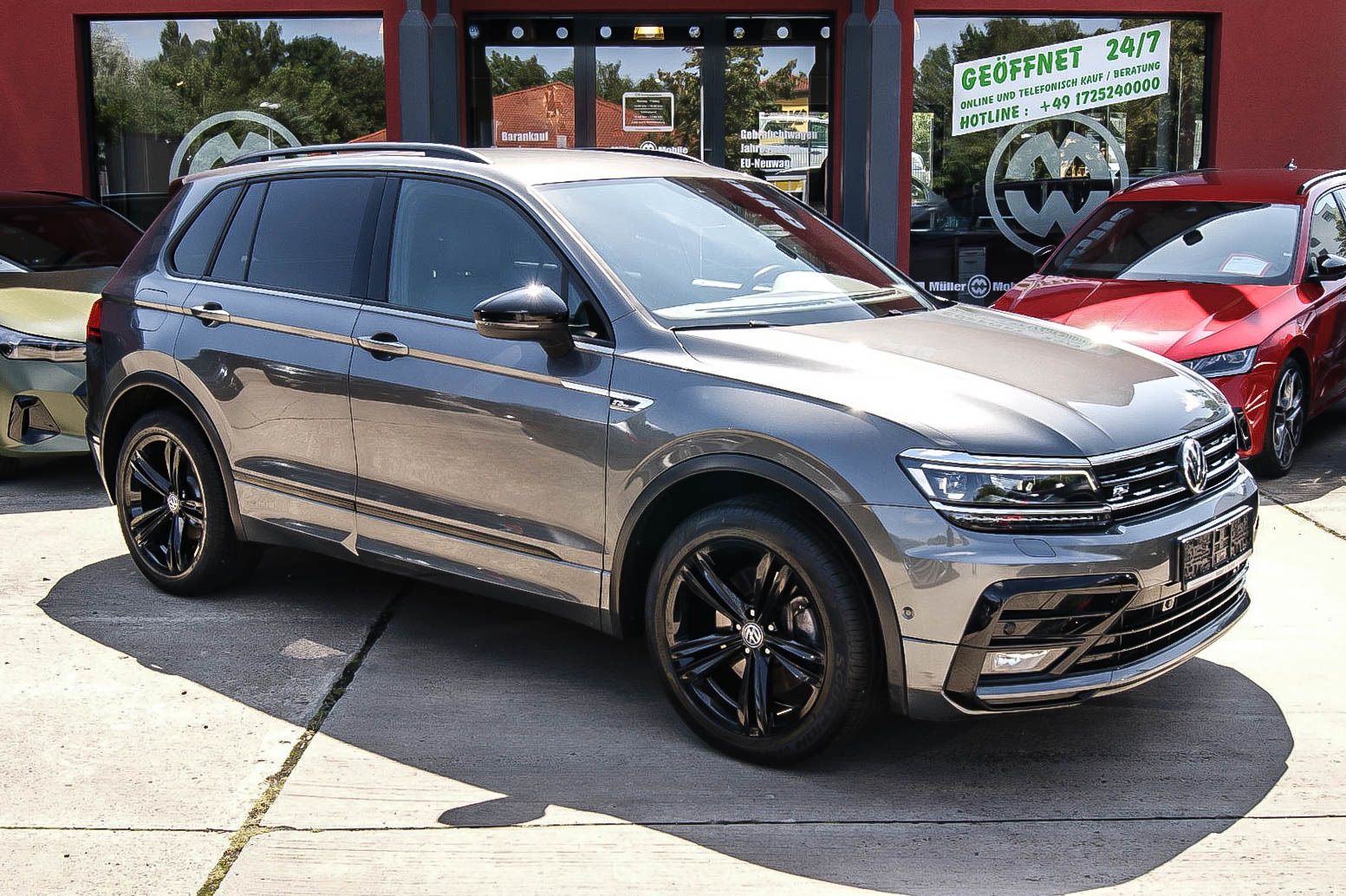 Fahrzeugabbildung Volkswagen Tiguan 20TDI 4Motion R-LINE BLACK STHZG LED ANHZ
