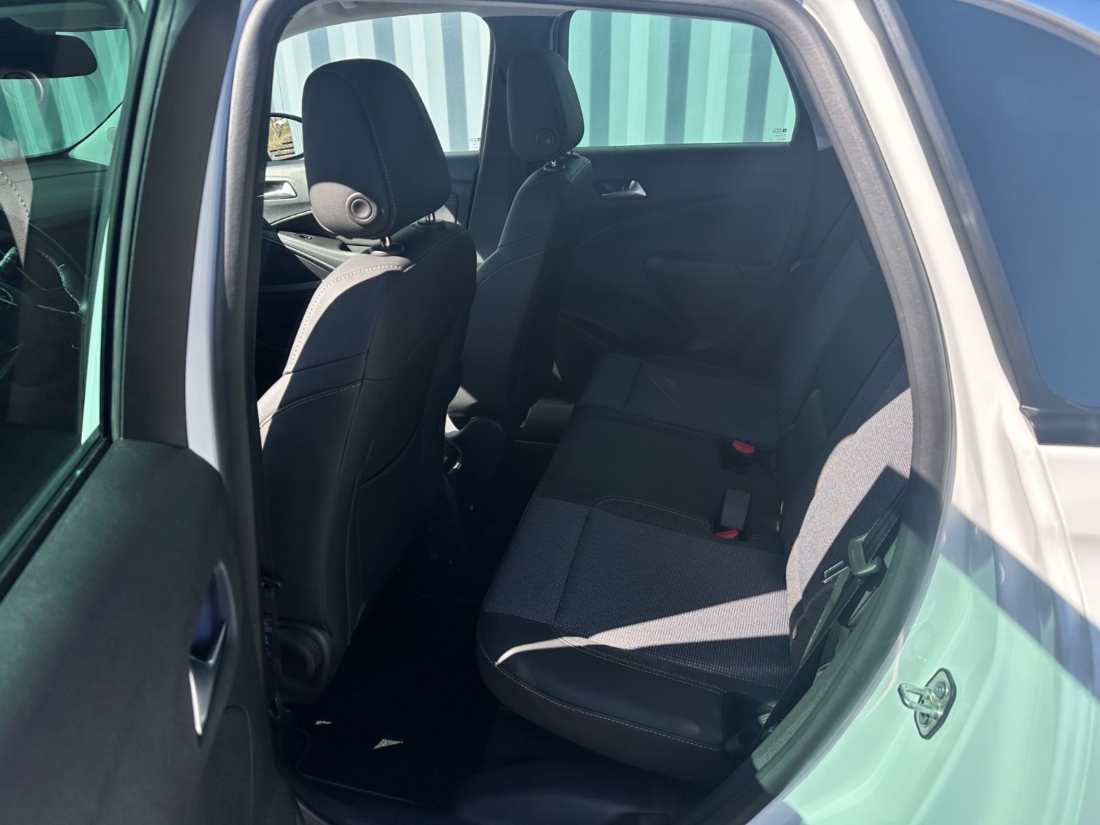 Fahrzeugabbildung Opel Crossland Elegance Navi*Sitzh.*Allw.*Kamera