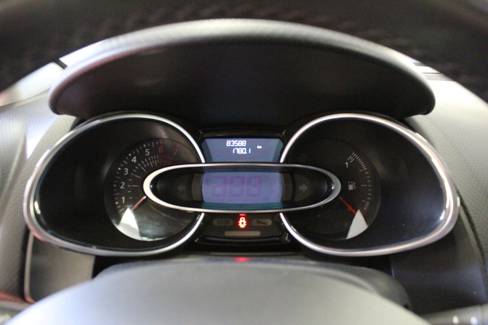 Fahrzeugabbildung Renault Clio TCe 90 IBose Edition *Navi*Klima*PDC*