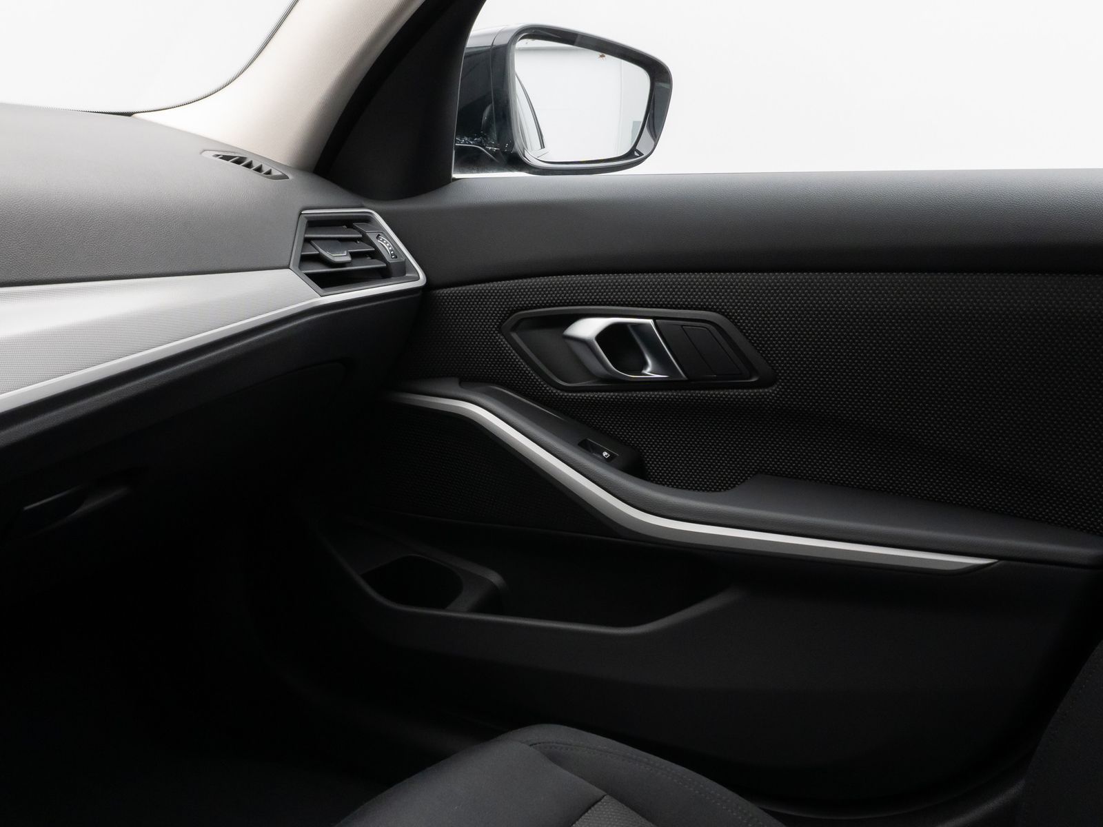 Fahrzeugabbildung BMW 330e DAB CockPit+ Lordos PDC Geschwindigkeitsreg