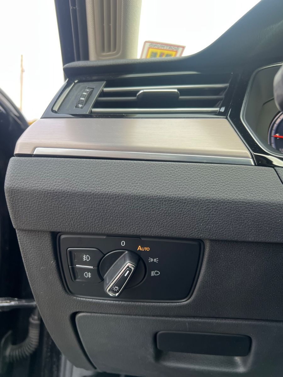 Fahrzeugabbildung Volkswagen Passat Variant Highline *DIGITALTACHO*CARPPLAY*