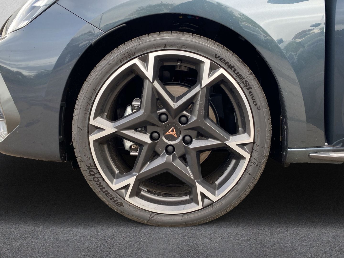 Fahrzeugabbildung CUPRA Leon LeonSportstourer1.5eTSI*NAVI*PDC*SHZ*Pano*