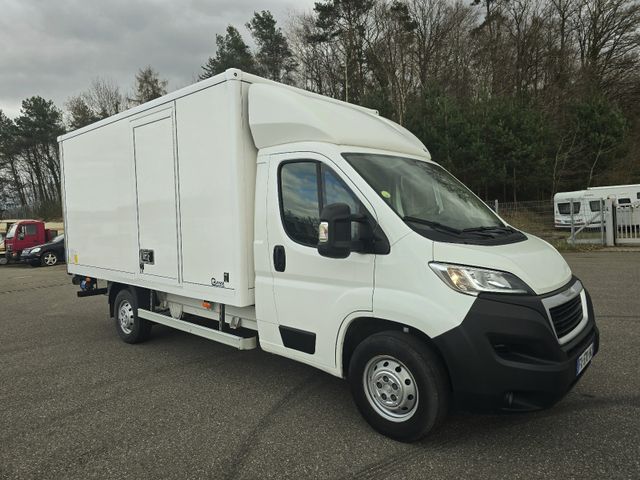 Peugeot Boxer mit Hebebühne