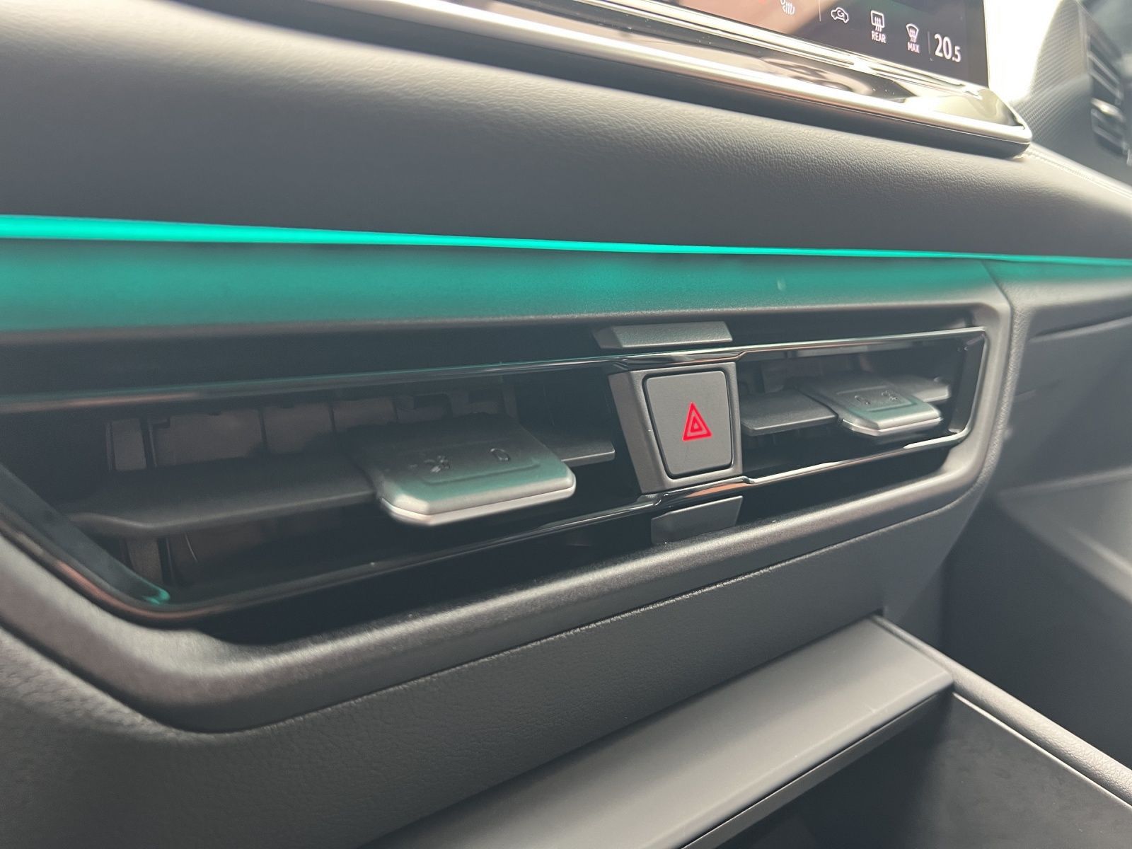 Tiguan Energy 1.5 TSI eHybrid DSG AHK*Navi*ACC