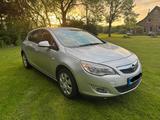 Opel Astra J 1.6 - Opel Astra aus 2010: Kombi
